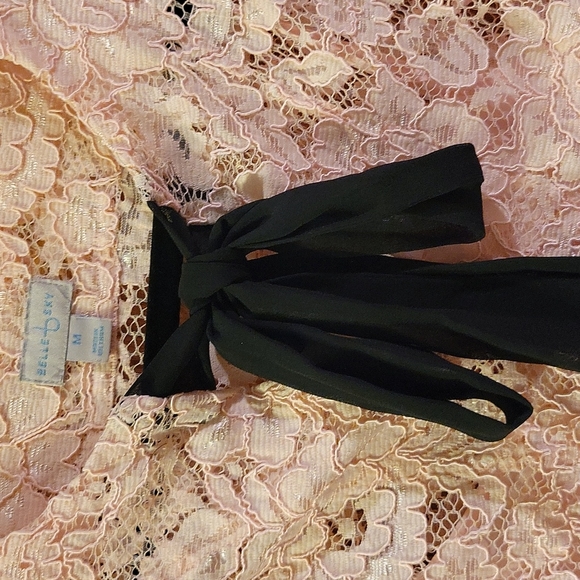 Beautiful dress - Picture 3 of 7